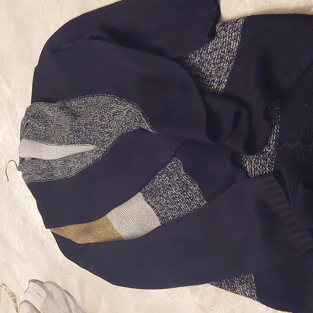 Sweater - Picture 3 of 3